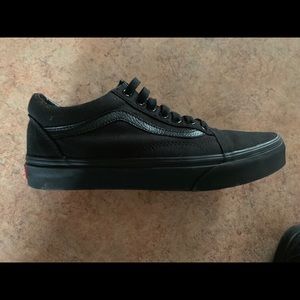 ‘Old skool’ all black vans size 8.5